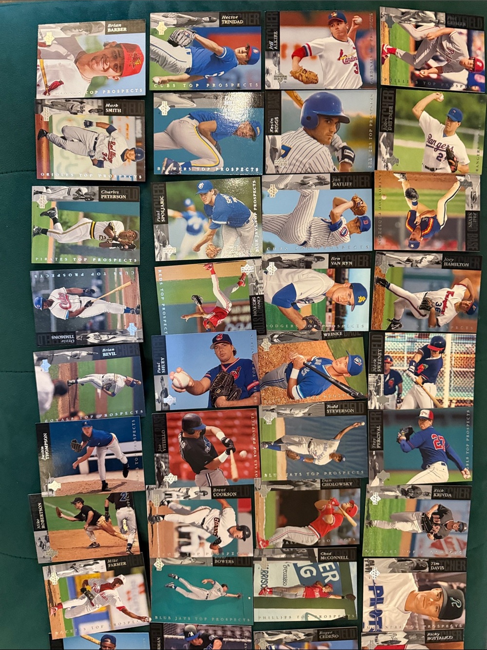 Baseball Trading Card Lot - 131 cards